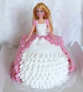 Торт с Барби в красивом платье №485424