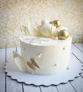 Торт белый с золотом №130526