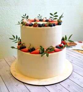 Торт двухъярусный с ягодами №134115