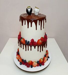Торт двухъярусный с ягодами №134121