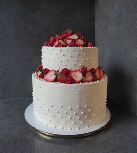 Торт двухъярусный с ягодами №134131