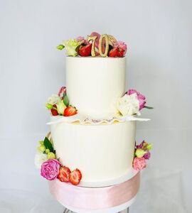 Торт двухъярусный с ягодами №134135