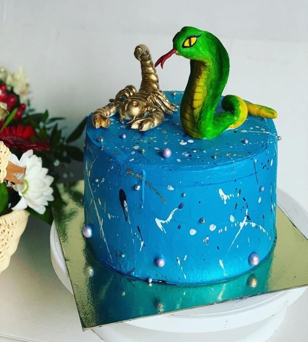 Торт в виде змеи на 30 лет 1208420