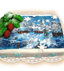 Торт с зимним лесом и веткой ели