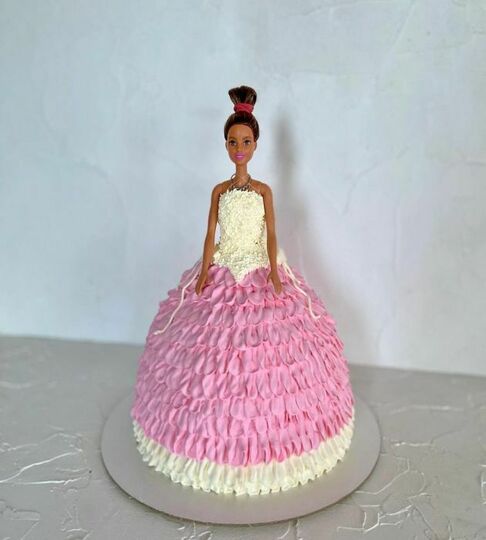 Торт с Барби в бело-розовом платье №485422