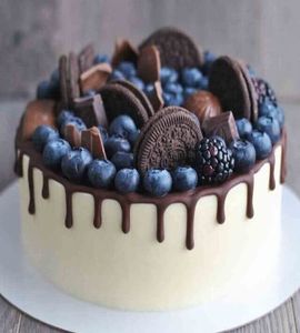 Торт орео №223427 с шоколадом и ягодой
