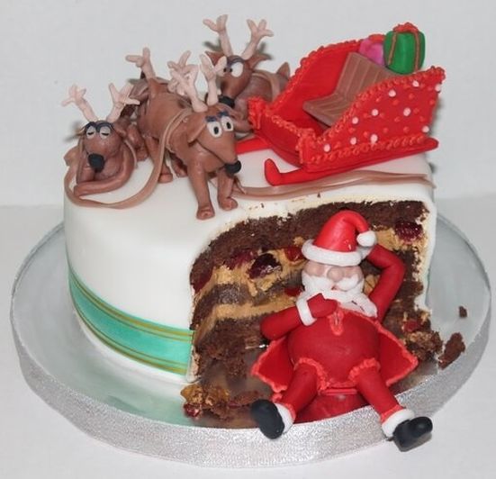 Торт с Дедом Морозом на привале