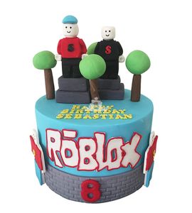 Торт Roblox на 8 лет