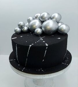 Торт черный с серебром №186018