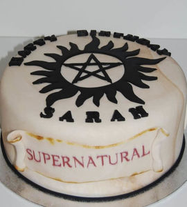 Торт Сверхъестественное с логотипом