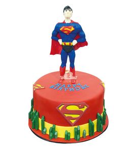 Торт с фигуркой Супермена