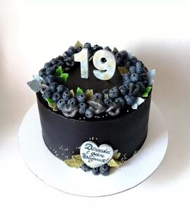 Торт черный с ягодами №186106