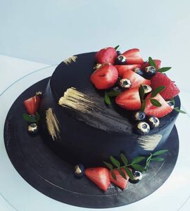 Торт черный с ягодами №186108