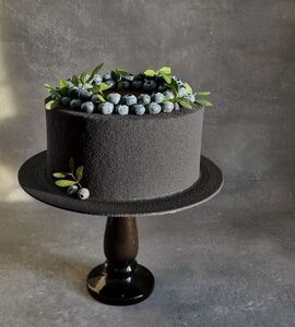 Торт черный с ягодами №186111