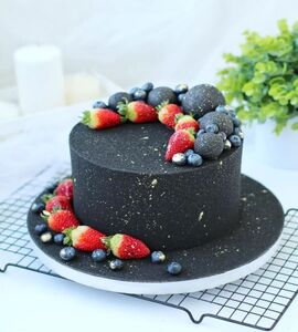 Торт черный с ягодами №186114