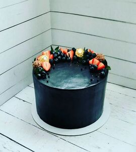 Торт черный с ягодами №186133