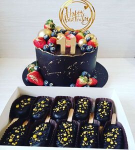 Торт черный с ягодами №186139
