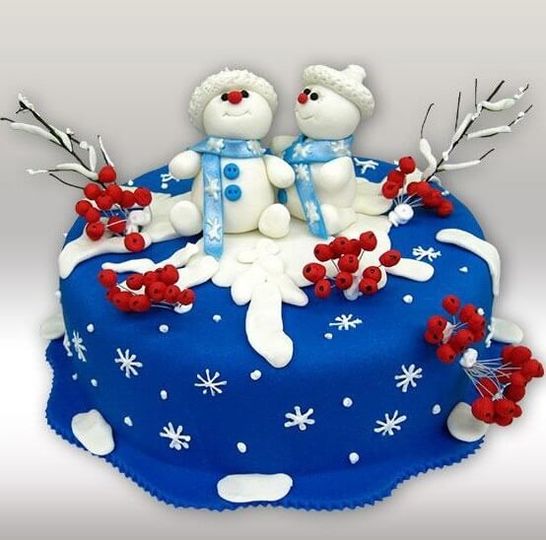 Торт со снеговиками и рябиной