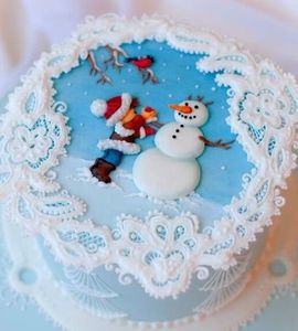 Торт со снеговиком кружевной