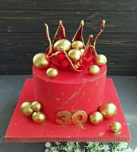 Торт красный с золотом №139102