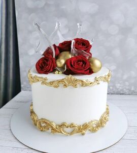 Торт красный с золотом №139120