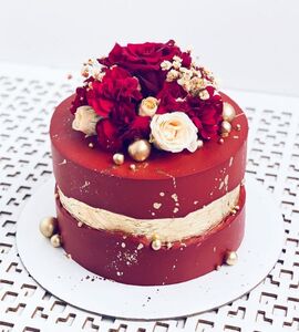 Торт красный с золотом №139134