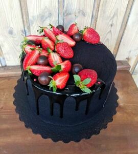 Торт черно-красный №185322