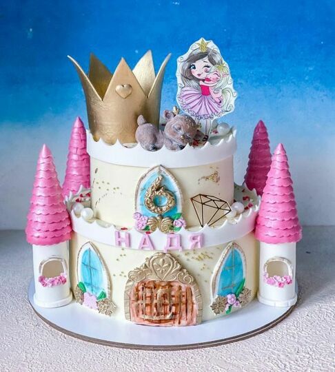 Торт в виде замка на 6 лет принцессе №485617