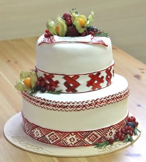 Торт с белорусским орнаментом