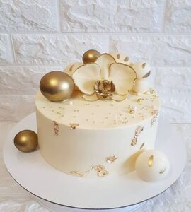 Торт белый с золотом №130510