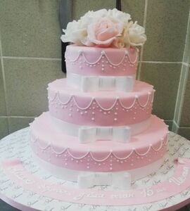 Торт розово-белый №142602