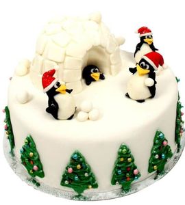 Торт с пингвинами и ледяным домом