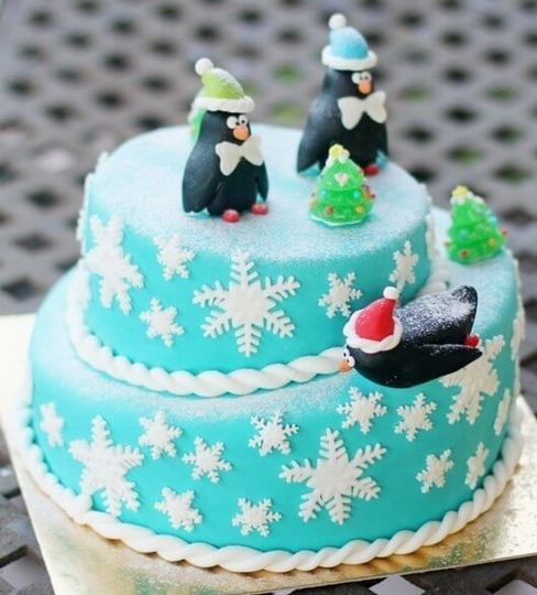 Торт с пингвинами на горке