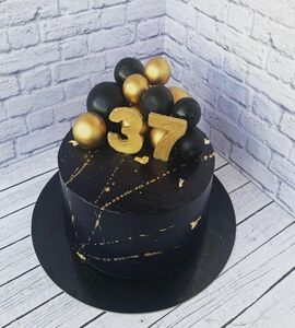 Торт черный с золотом №129401
