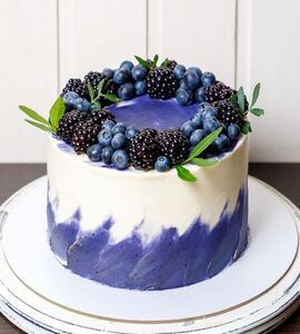 Торт фиолетовый с ягодами №179103