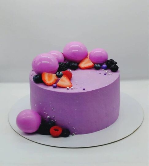 Торт девочке фиолетовый с ягодами №179107