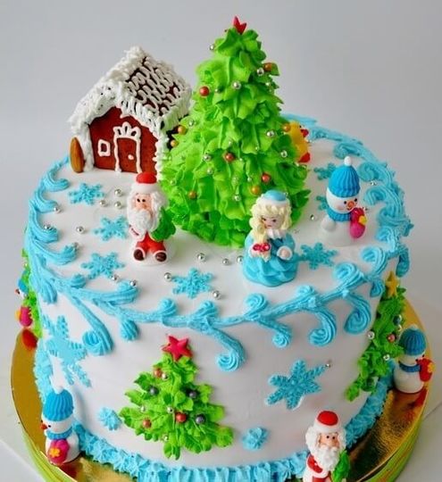 Новогодний торт с елкой и домиком