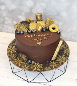 Торт коричневый с золотом №153229