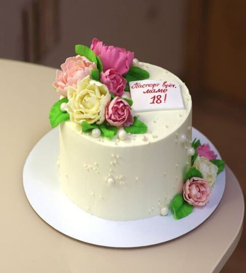 Торт с цветами женщине без мастики №125722