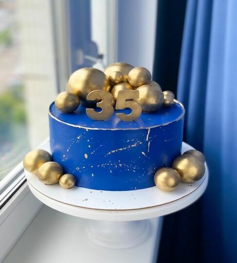 Торт на 35 синий с золотом №475303
