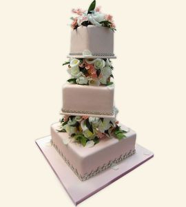 Свадебный торт на подставке №131837
