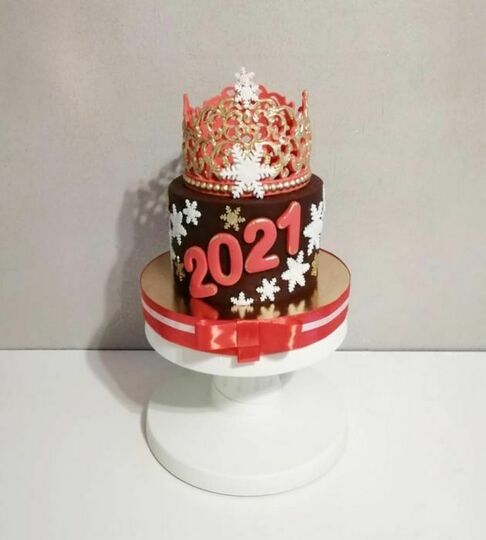 Торт с короной новогодний №485309