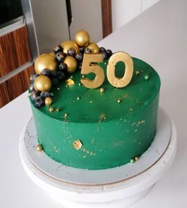 Торт зеленый с золотом №151704