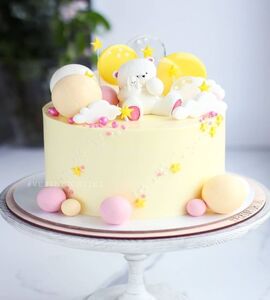 Торт желто-розовый с мишкой №151101