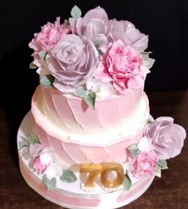 Торт двухъярусный с цветами №134008