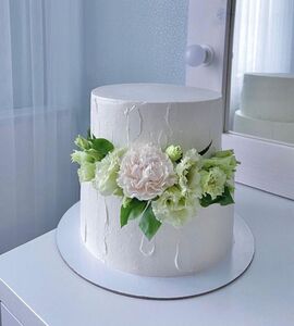 Торт двухъярусный с цветами №134029