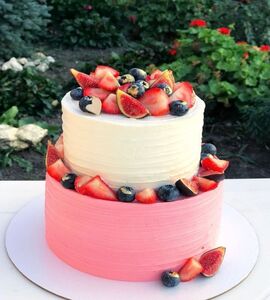 Торт двухъярусный с ягодами №134118