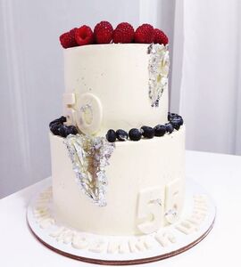 Торт двухъярусный с ягодами №134133
