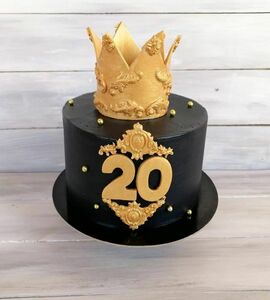 Торт на 20 лет парню с короной №474613