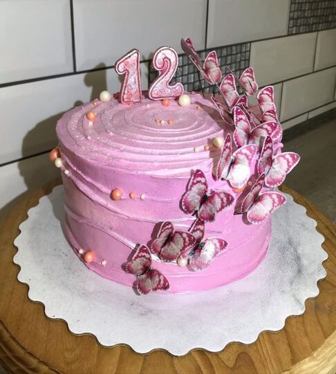 Торт с бабочками для девочки на 12 лет №127625